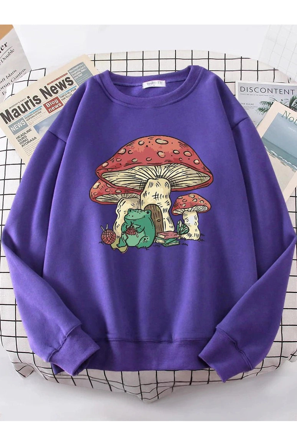 New Style Trends - Aesthetic Mushroom House Frog Oversize Sweatshirt - Outfit Ideas