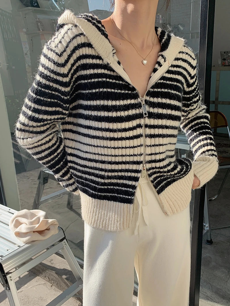 New Style Trends - Aesthetic Urban Curl-Up Zip Cardigan - Outfit Ideas