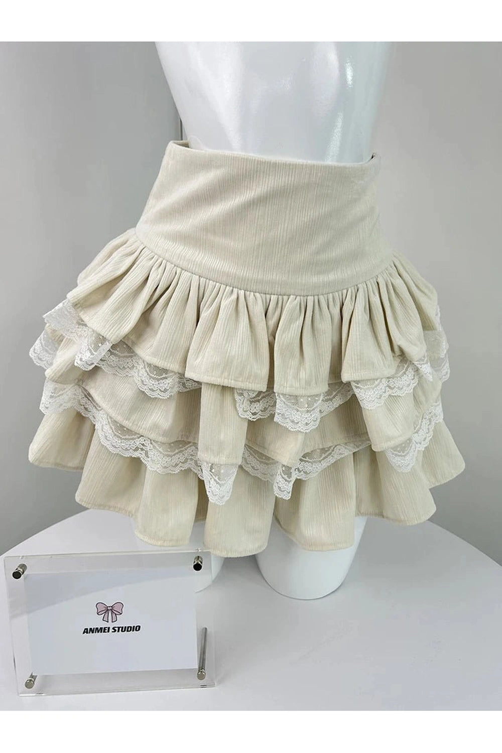 New Style Trends - Coquette Romantic Mini Skirt - Outfit Ideas