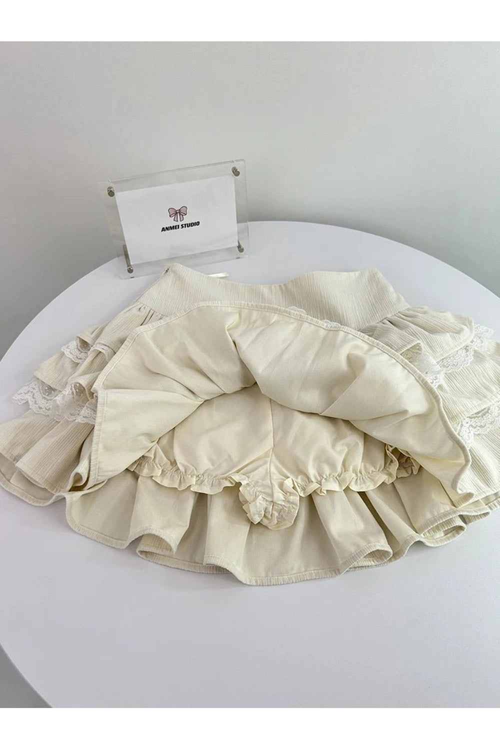 New Style Trends - Coquette Romantic Mini Skirt - Outfit Ideas