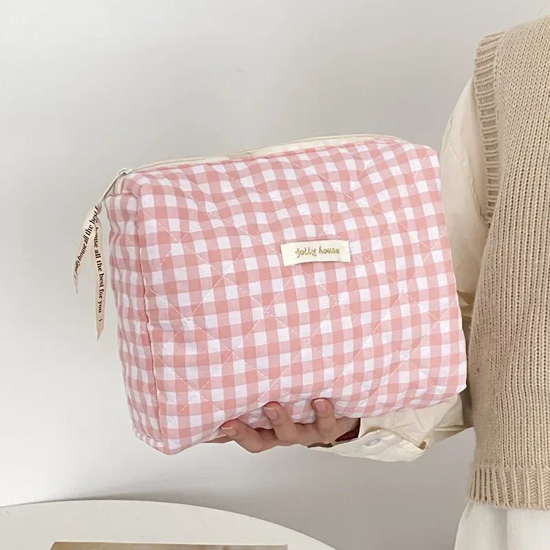 New Style Trends - Soft Checkered Coquette Makeup Bag - Outfit Ideas