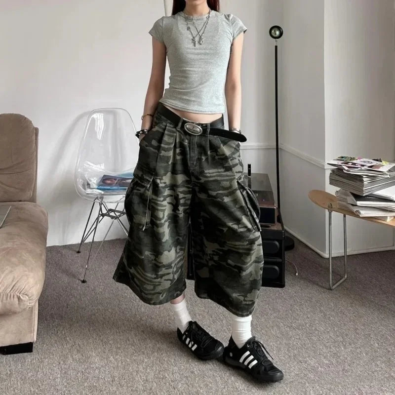 New Style Trends - Streetcore Slouchy Y2k Camo Shorts - Outfit Ideas