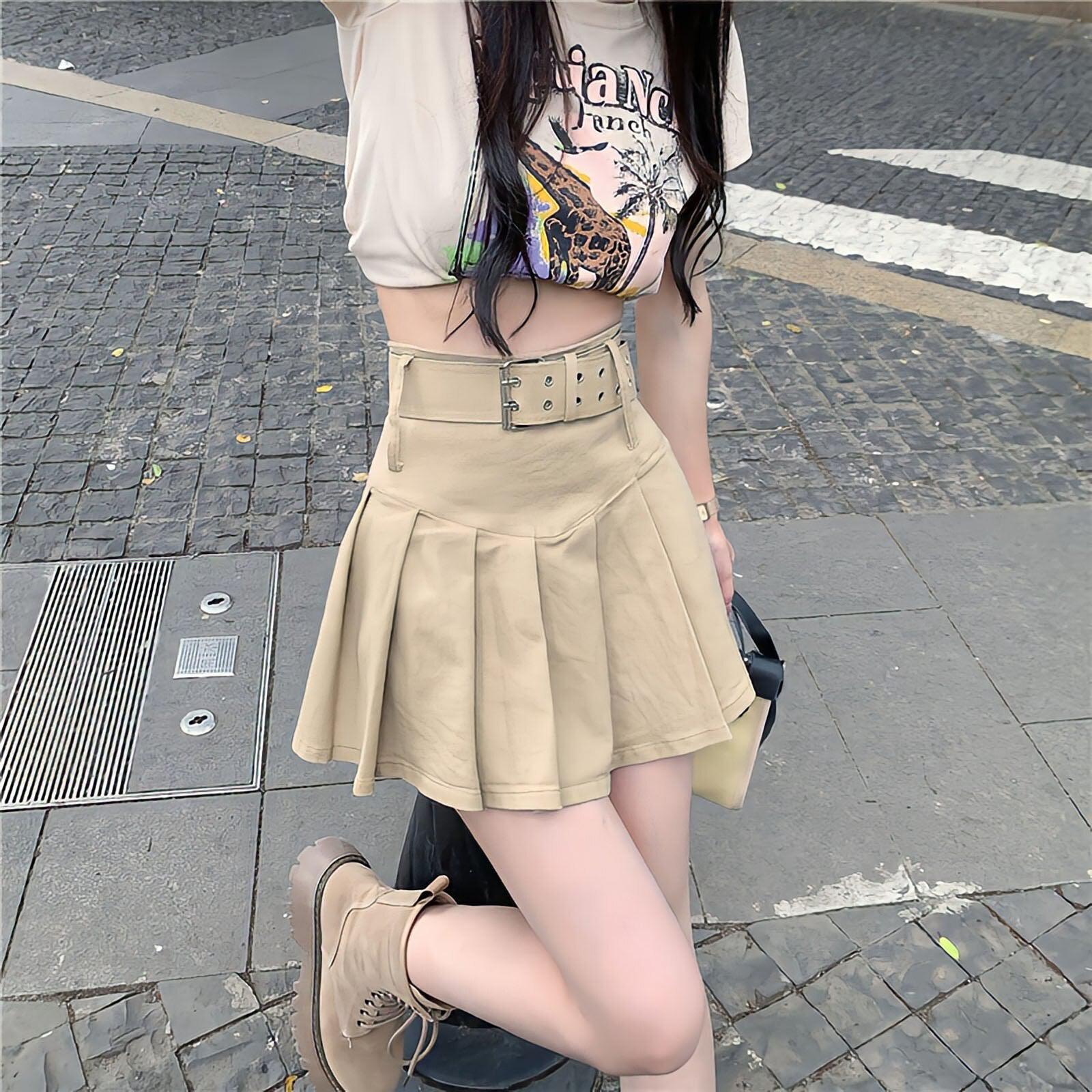 Style Core Aesthetics, New Style Trends - Belt Detail Pleated Mini Skirt
