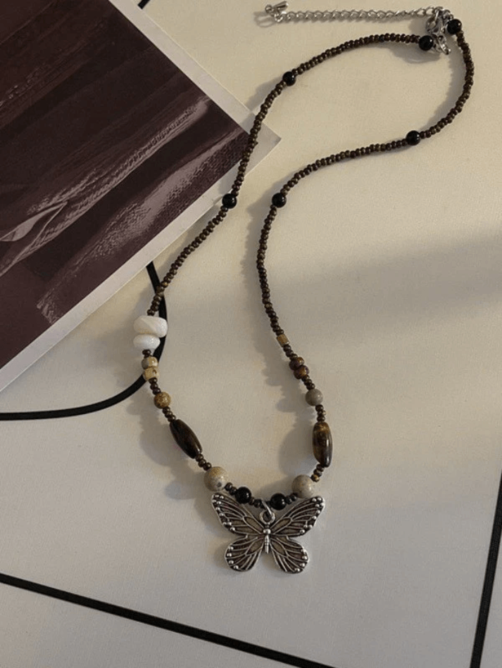 Style Core Aesthetics, New Style Trends - Collier papillon en pierre de perles vintage