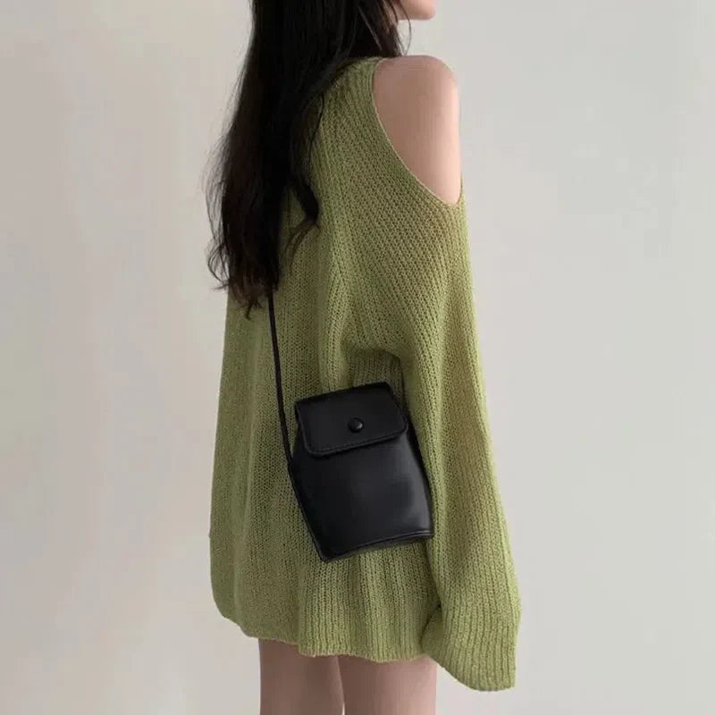 Style Core Aesthetics, New Style Trends - Cut-Out Shoulder Loose Knit Sweater