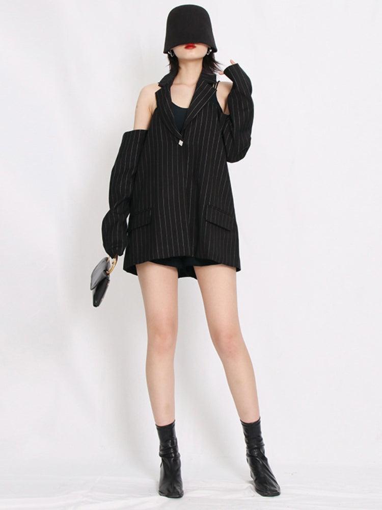 Style Core Aesthetics, New Style Trends - Cut-Out Striped Blazer