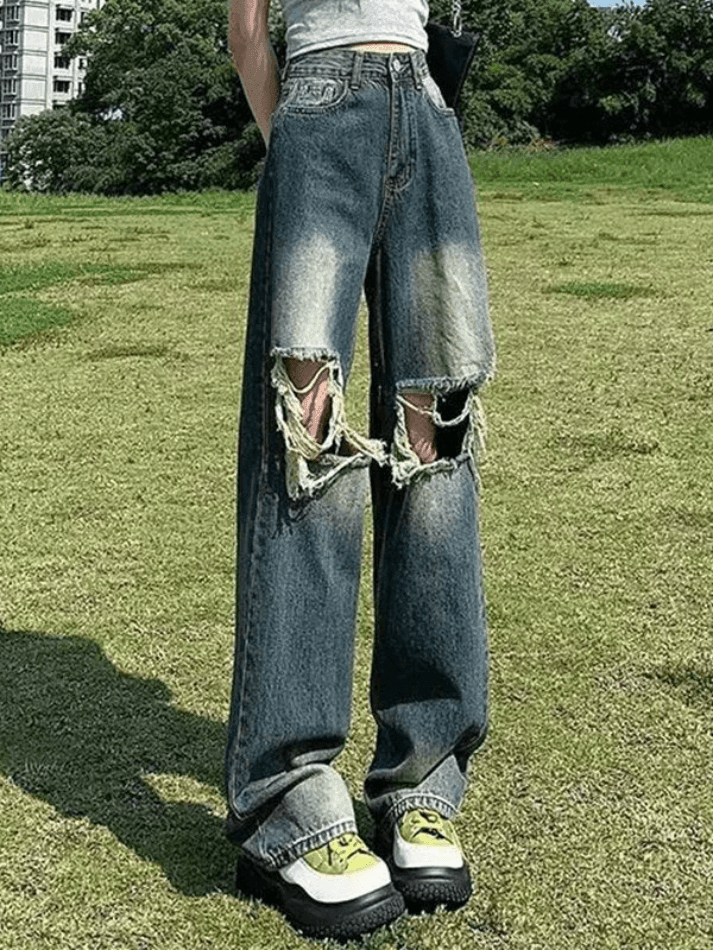 Style Core Aesthetics, New Style Trends - Jean droit délavé déchiré aux genoux