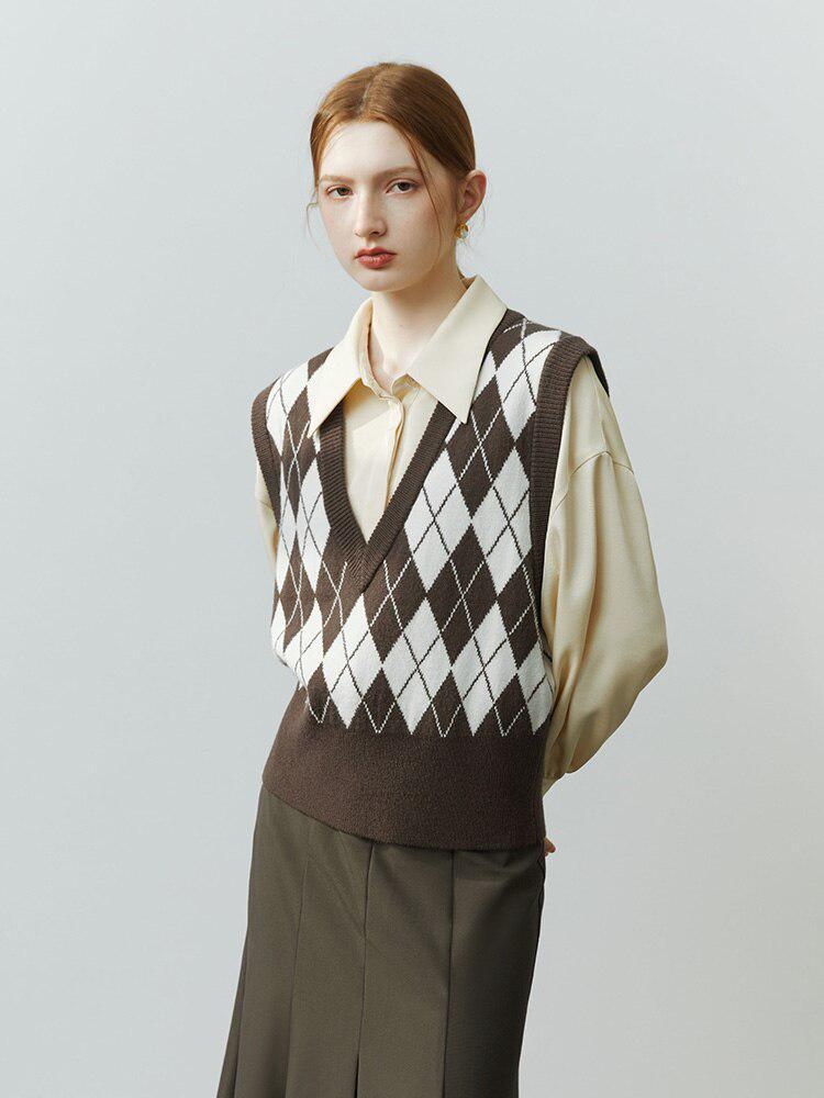 Style Core Aesthetics, New Style Trends - Light Academia Argyle Sweater Vest