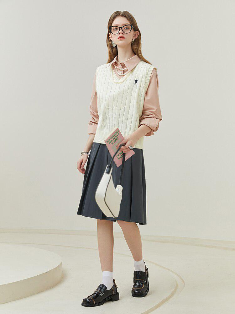 Style Core Aesthetics, New Style Trends - Light Academia Sweater Vest