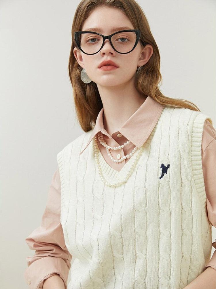 Style Core Aesthetics, New Style Trends - Light Academia Sweater Vest