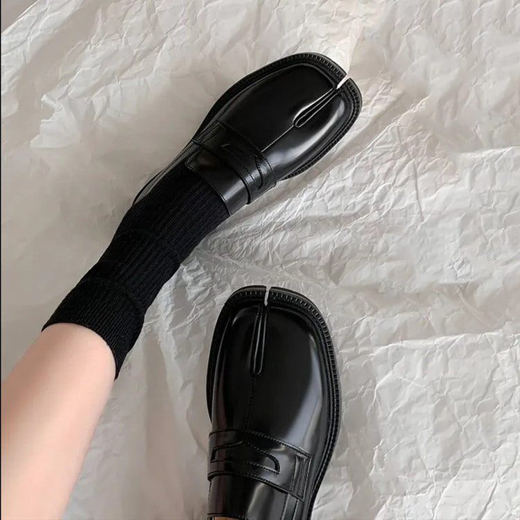Style Core Aesthetics, New Style Trends - London Bridge Split Toe Tabi Loafers
