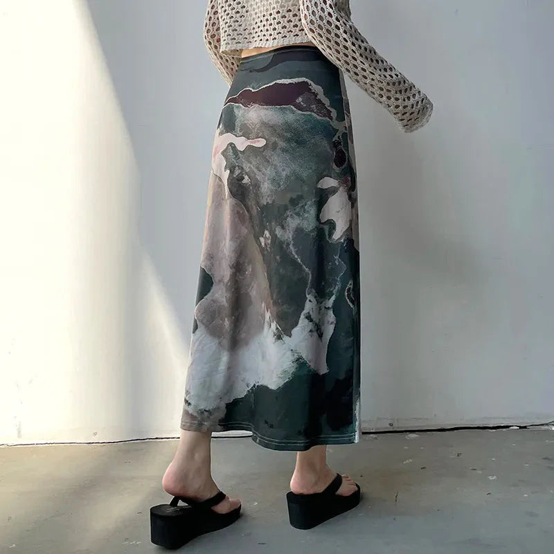 Style Core Aesthetics, New Style Trends - Low Rise Graphic Printed Midi Skirt