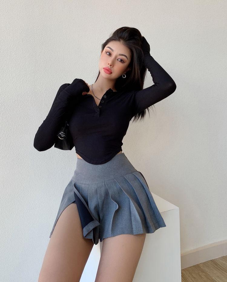 Style Core Aesthetics, New Style Trends - Side Slit College Mini Skirt