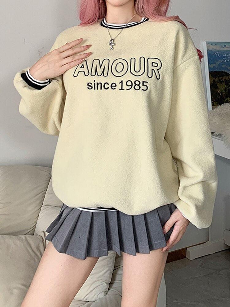 Style Core Aesthetics, New Style Trends - Soft Girl Amour Sweatshirt