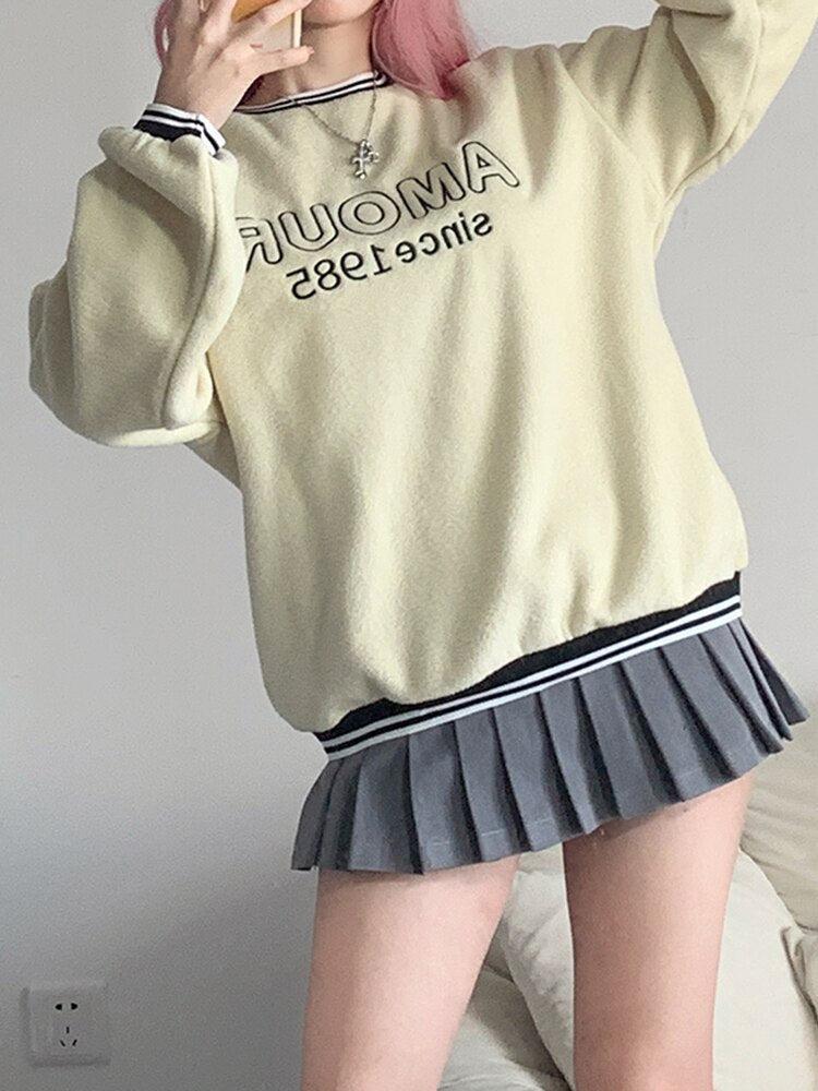 Style Core Aesthetics, New Style Trends - Soft Girl Amour Sweatshirt