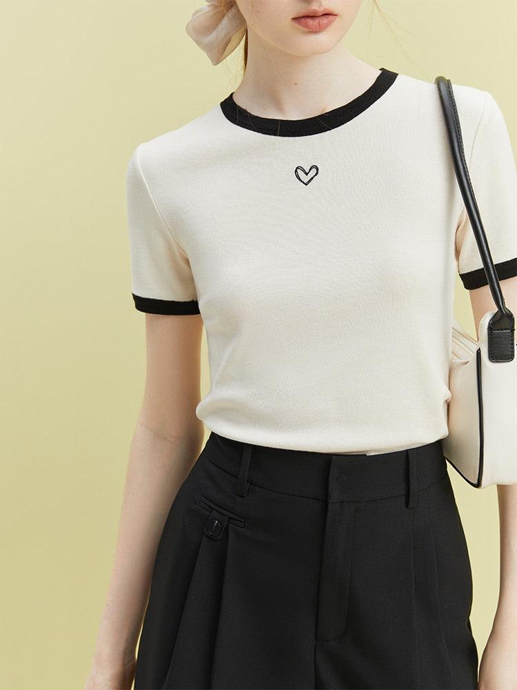 Style Core Aesthetics, New Style Trends - Soft Girl Minimal Heart Tee