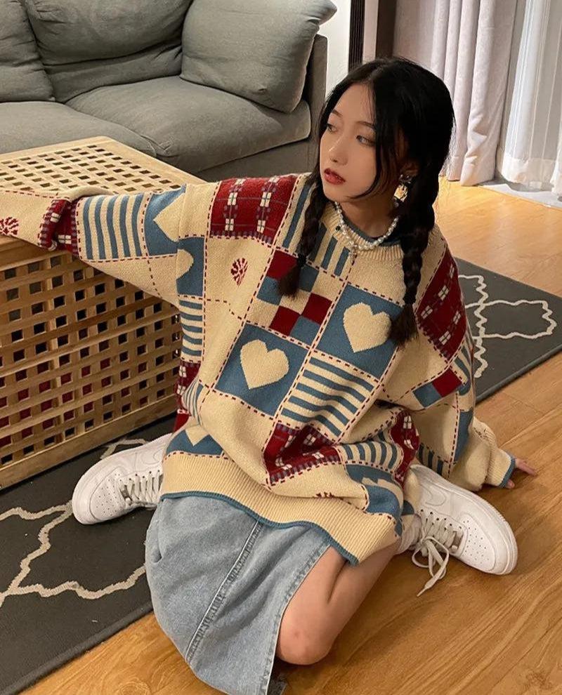 Style Core Aesthetics, New Style Trends - Vintage Heart Pattern Sweater